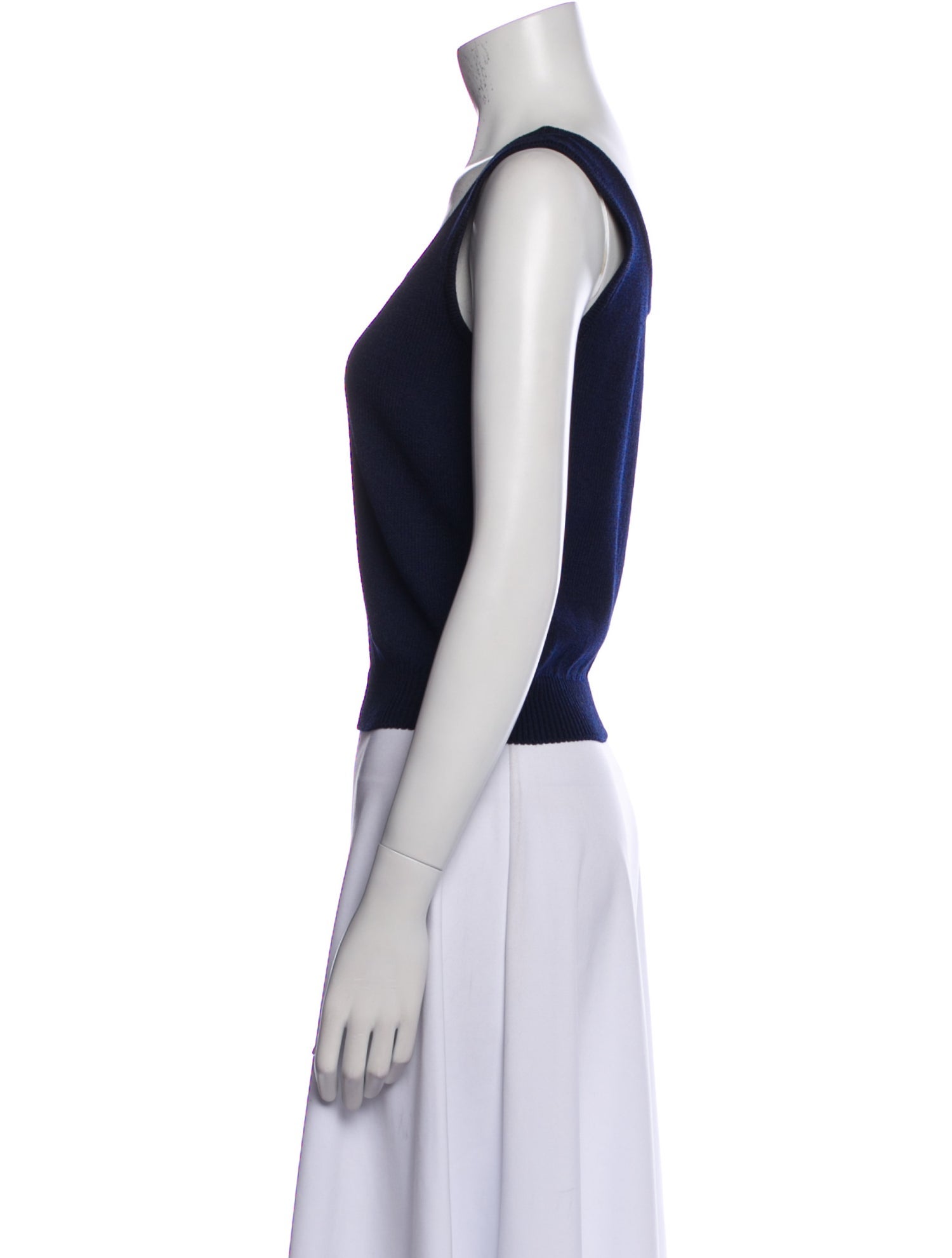 St. John Scoop Neck Sleeveless Top