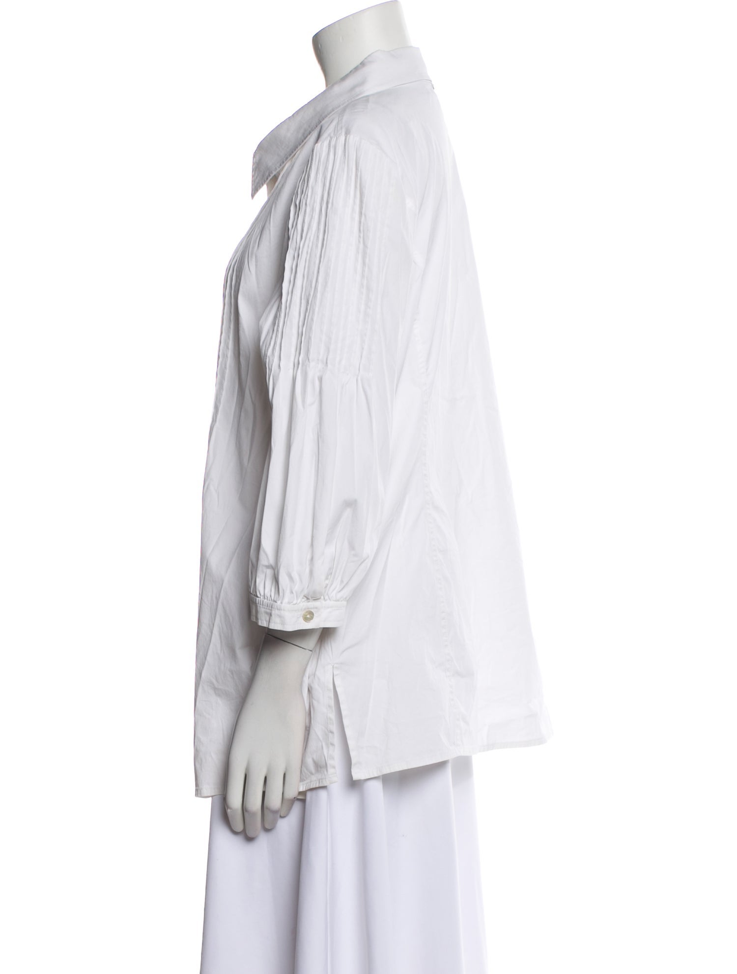 St. John Three-Quarter Sleeve Button-Up Top