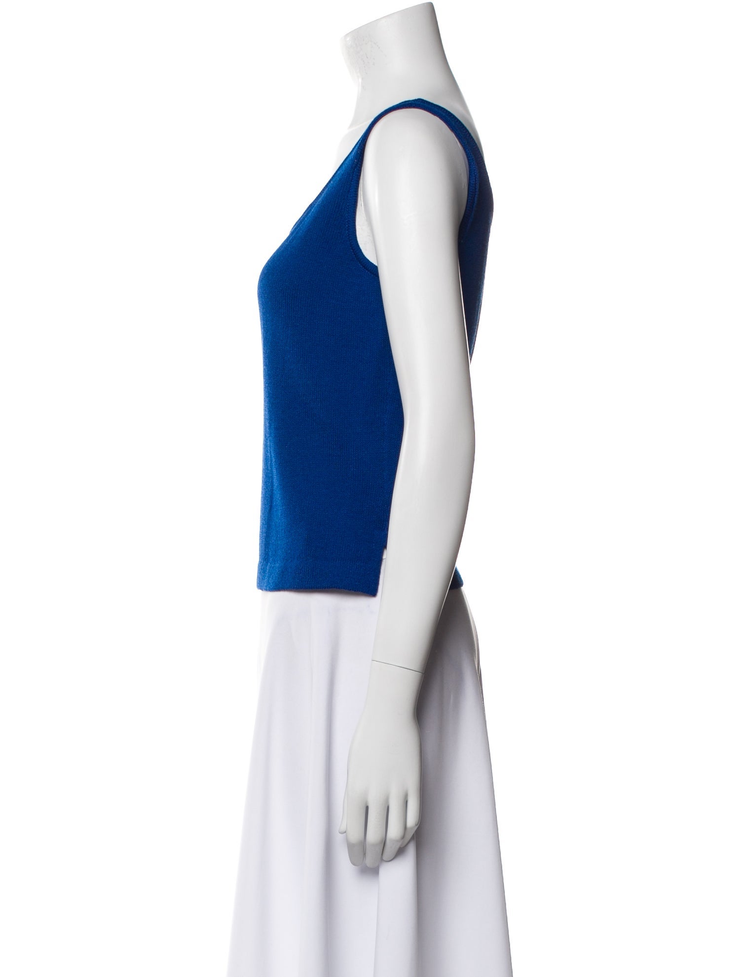 St. John Scoop Neck Sleeveless Top
