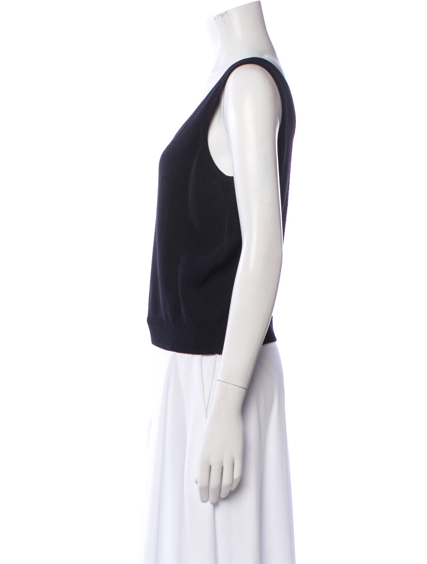 St. John Scoop Neck Sleeveless Top