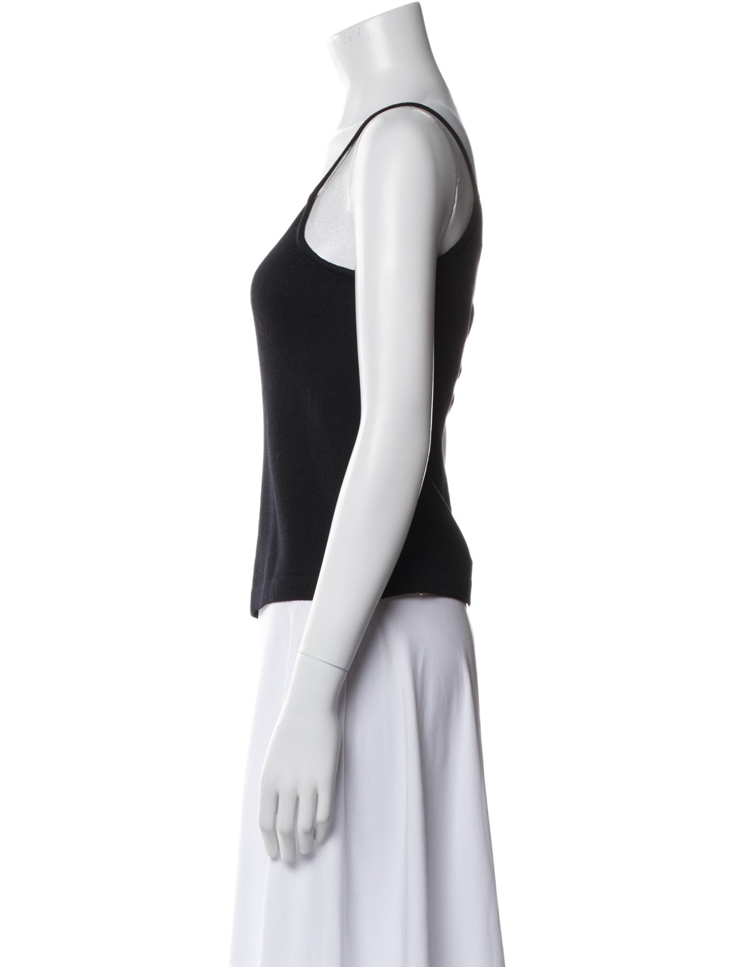 St. John V-Neck Sleeveless Top