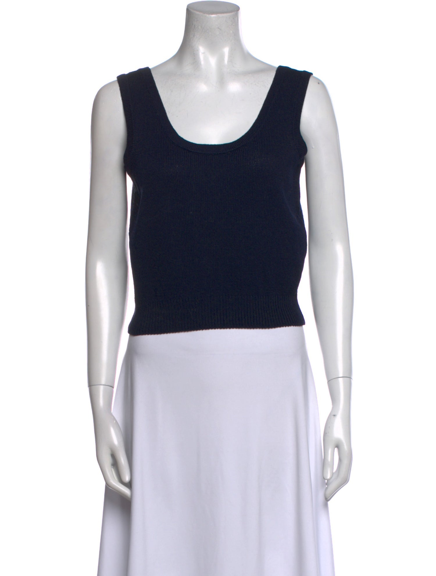 St. John Scoop Neck Sleeveless Crop Top