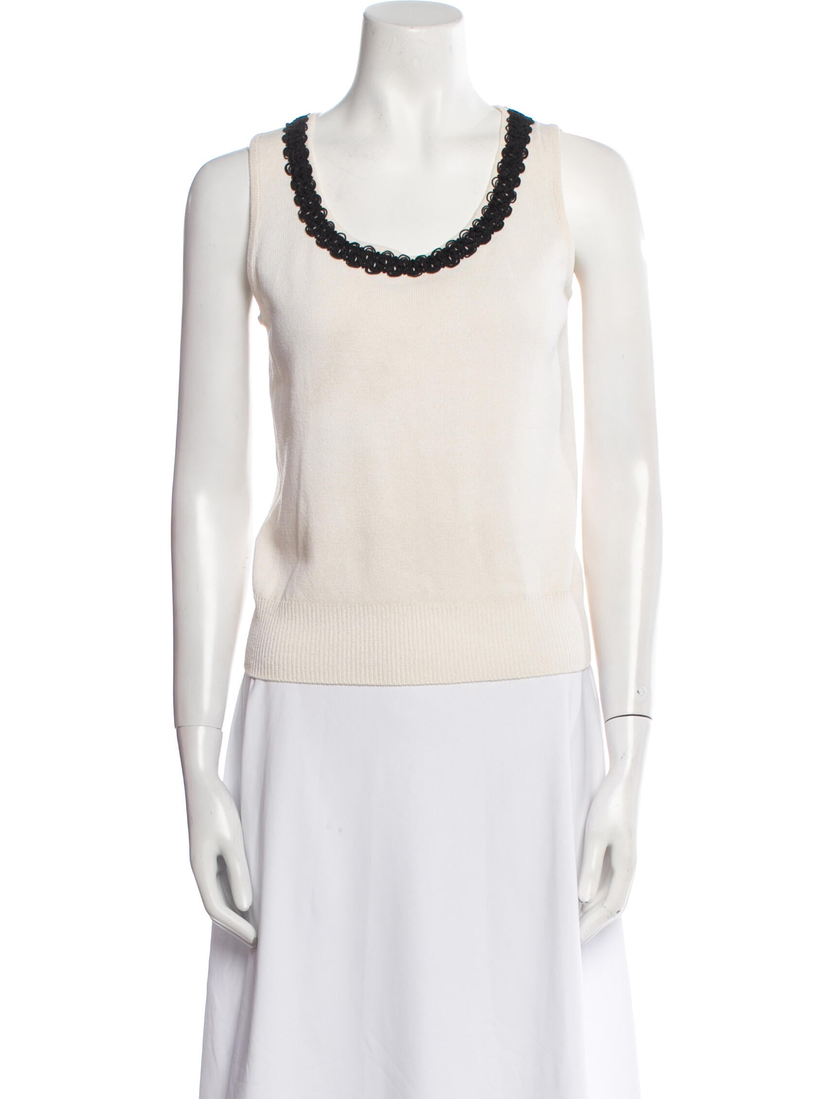 St. John Scoop Neck Sleeveless Top