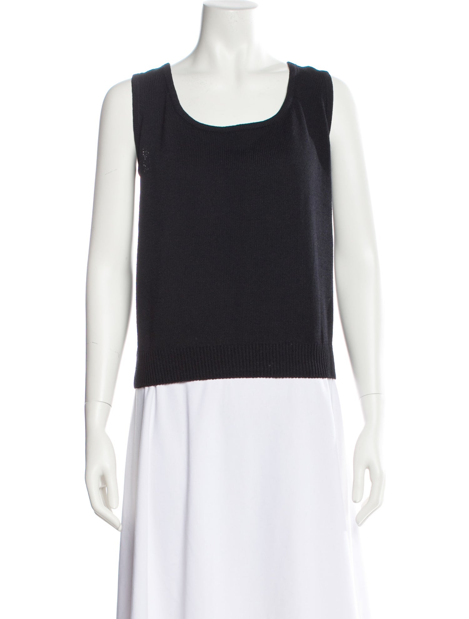 St. John Scoop Neck Sleeveless Top