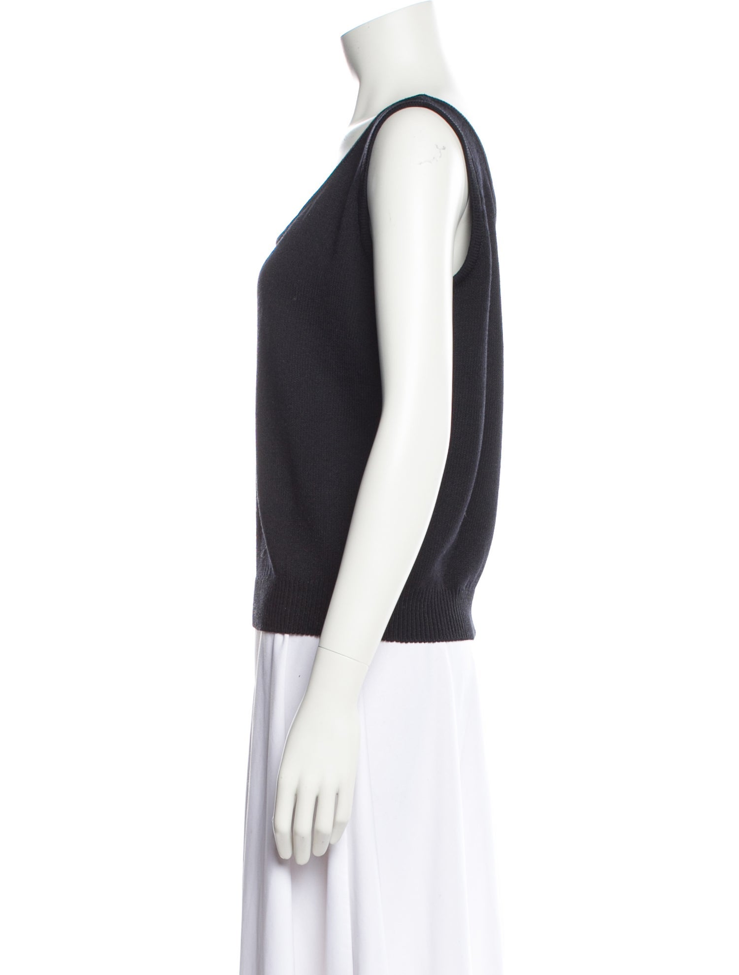 St. John Scoop Neck Sleeveless Top