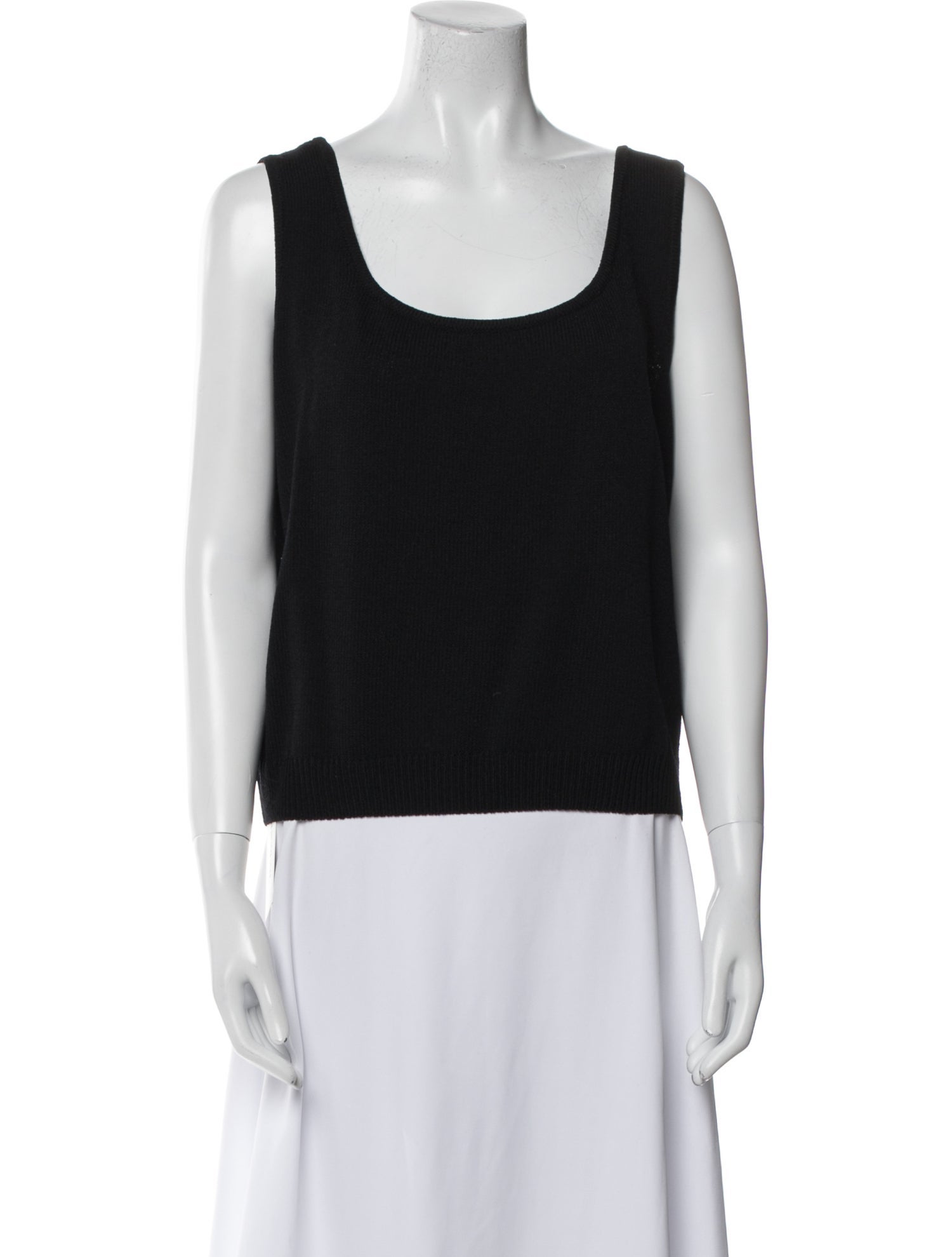 St. John Scoop Neck Sleeveless Top