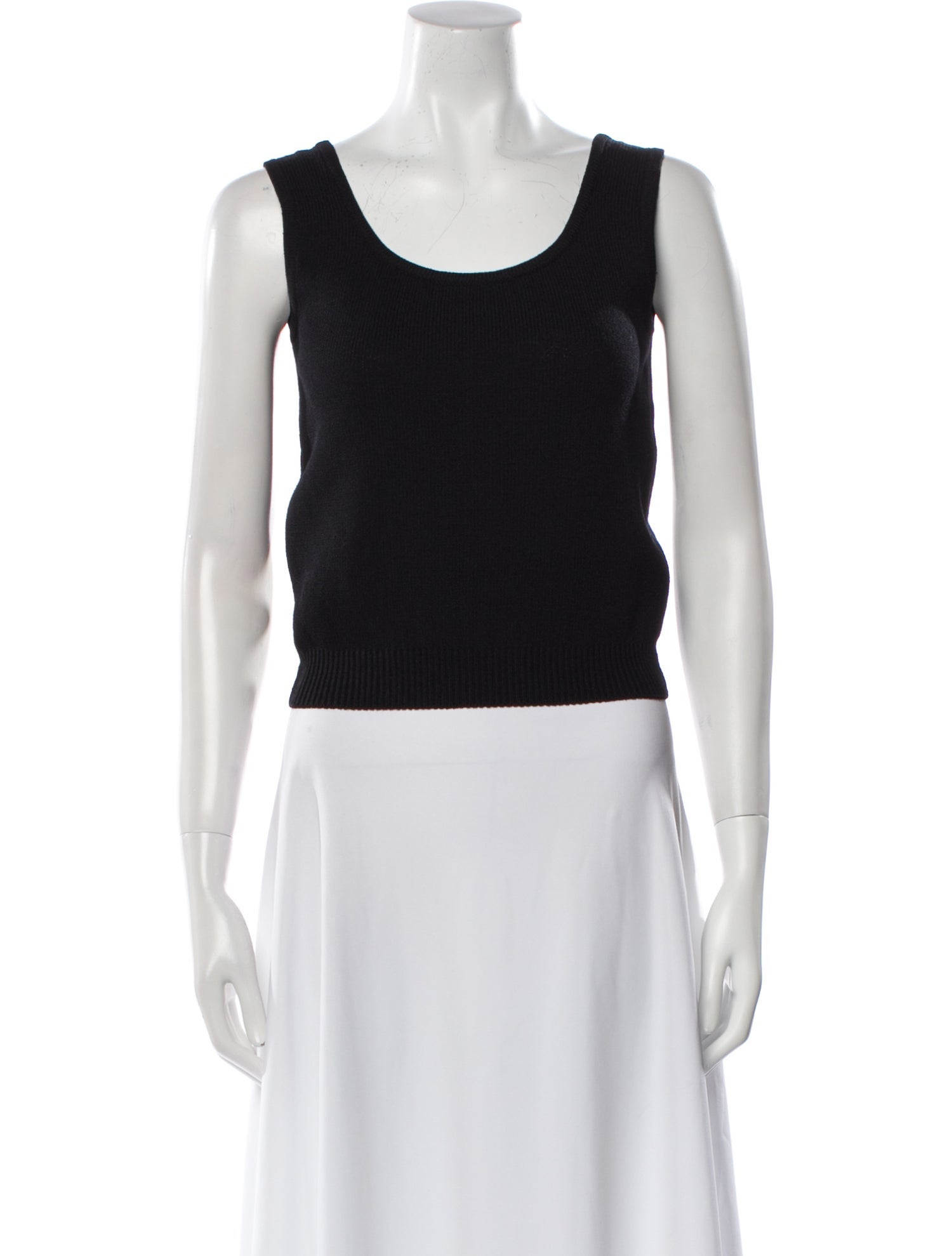 St. John Scoop Neck Sleeveless Crop Top