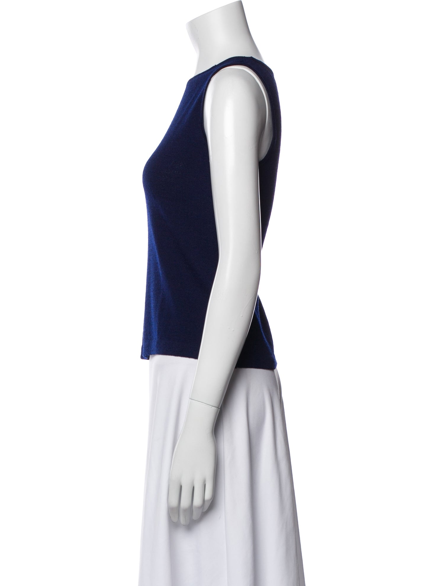 St. John Collection Bateau Neckline Sleeveless Top