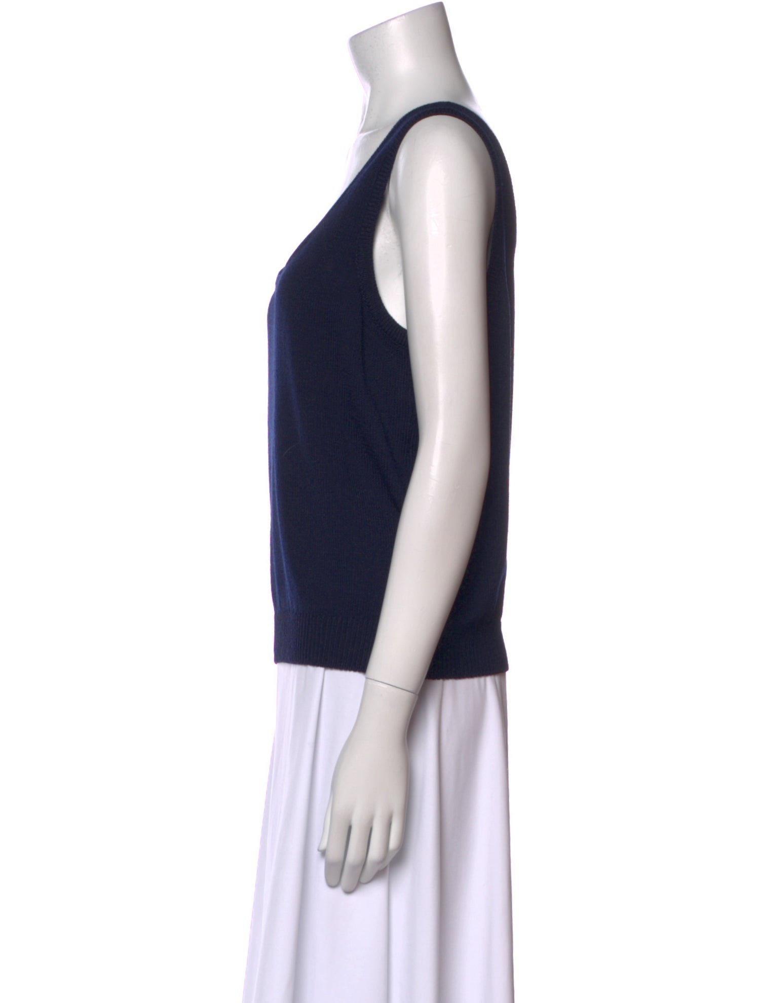 St. John Scoop Neck Sleeveless Top