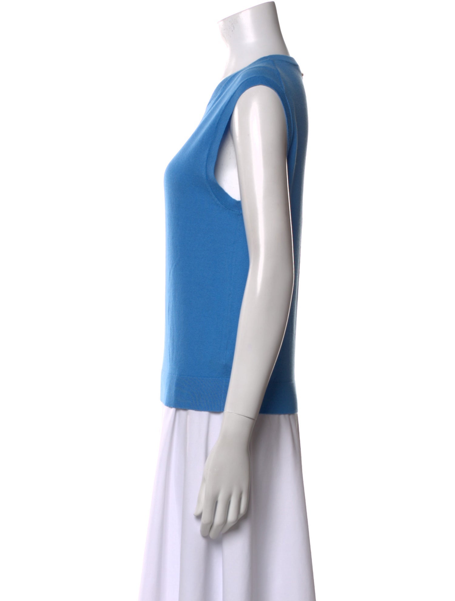 St. John Crew Neck Sleeveless Top