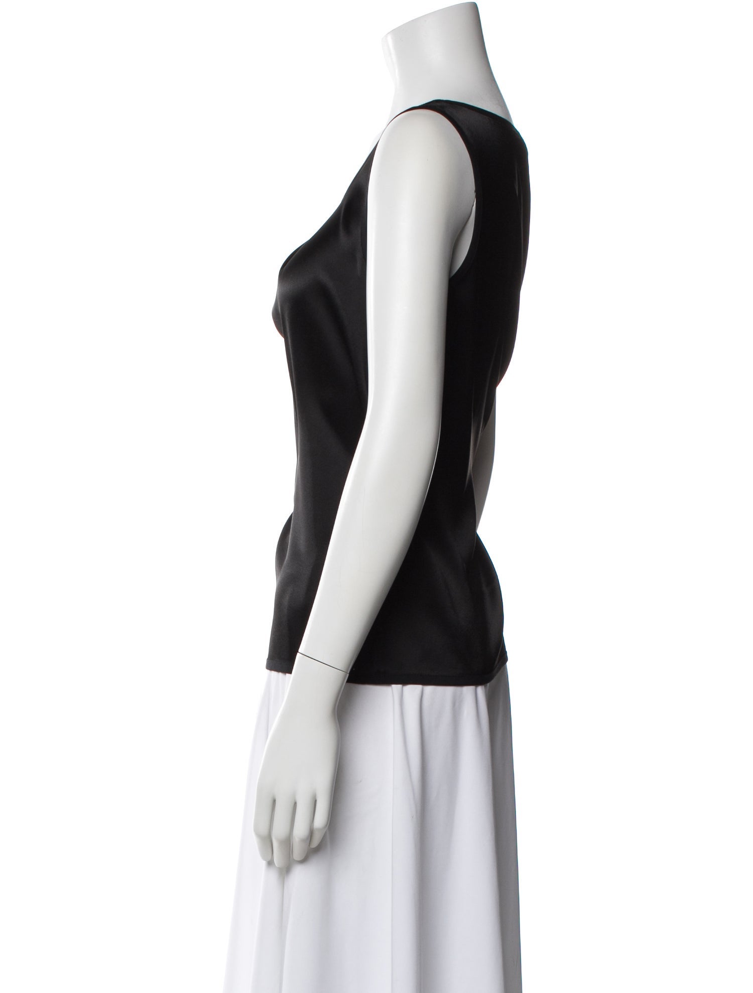 St. John Scoop Neck Sleeveless Top