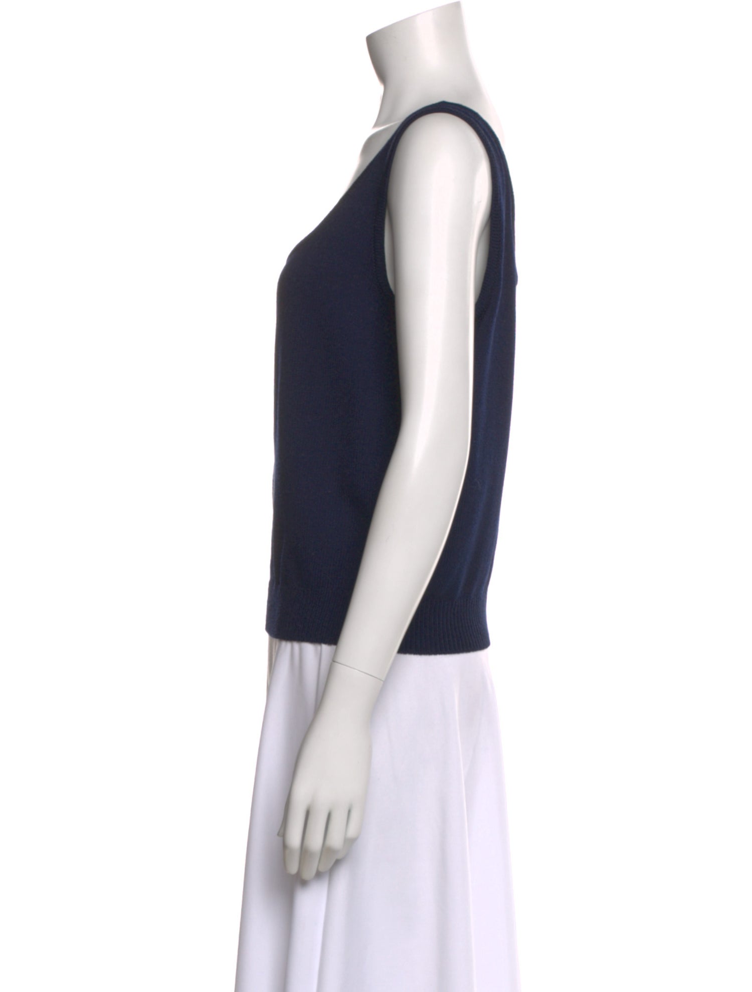 St. John Scoop Neck Sleeveless Top