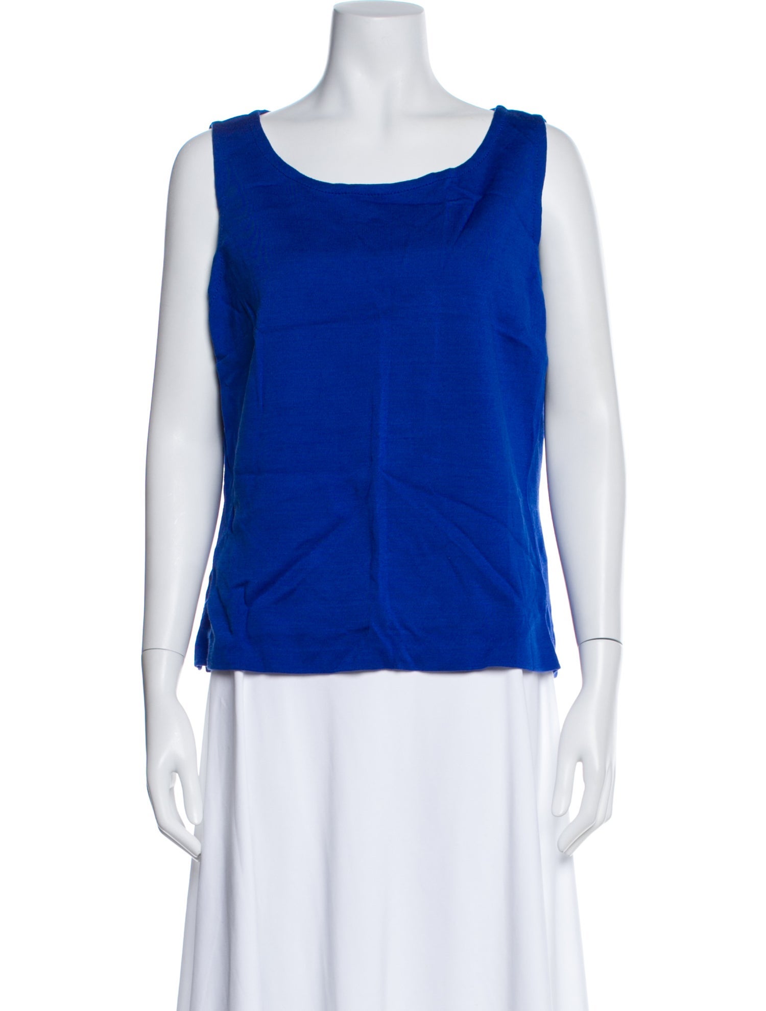 St. John Crew Neck Sleeveless Top