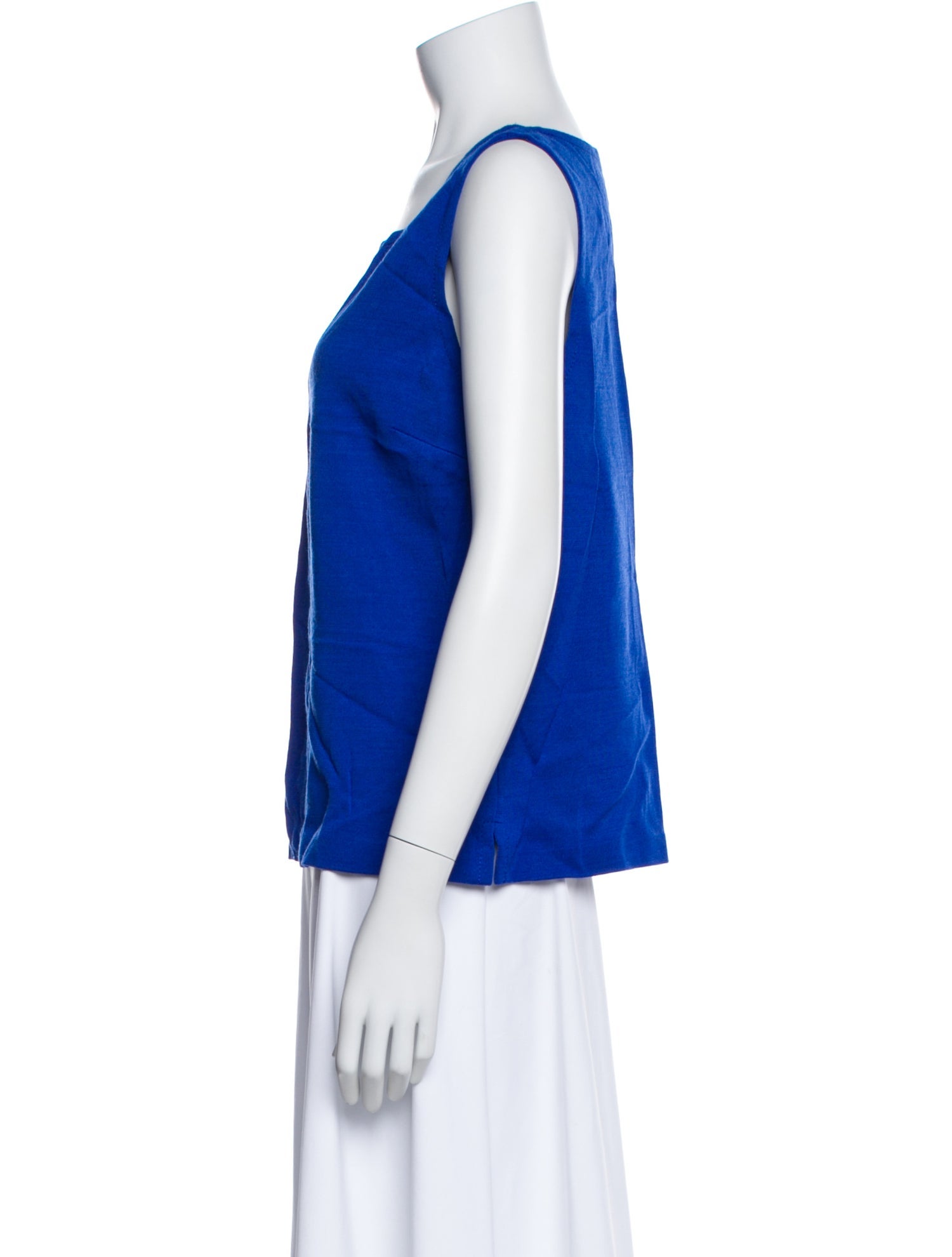 St. John Crew Neck Sleeveless Top