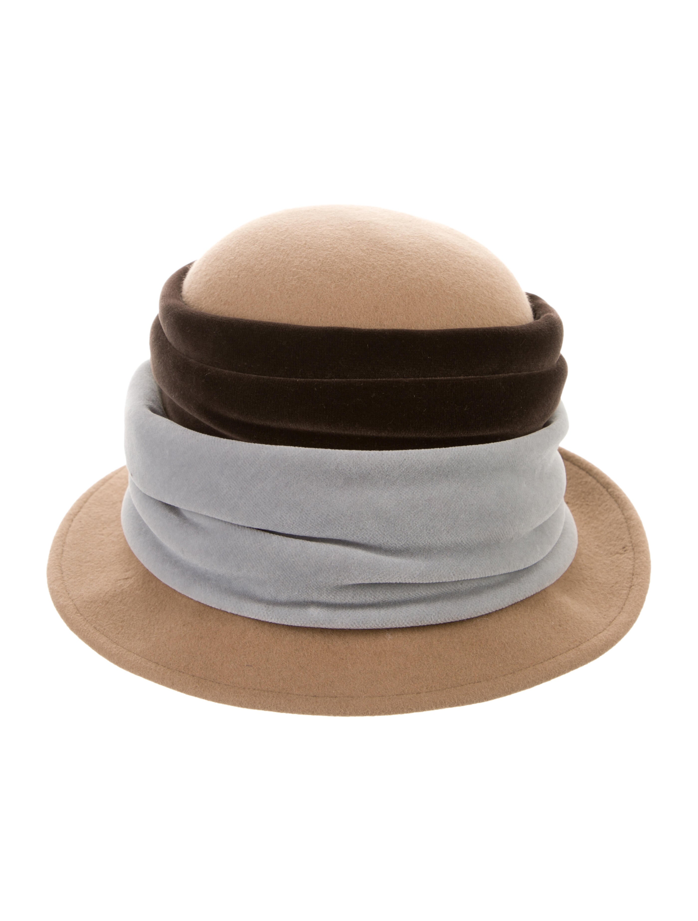 Suzanne suede bucket hat