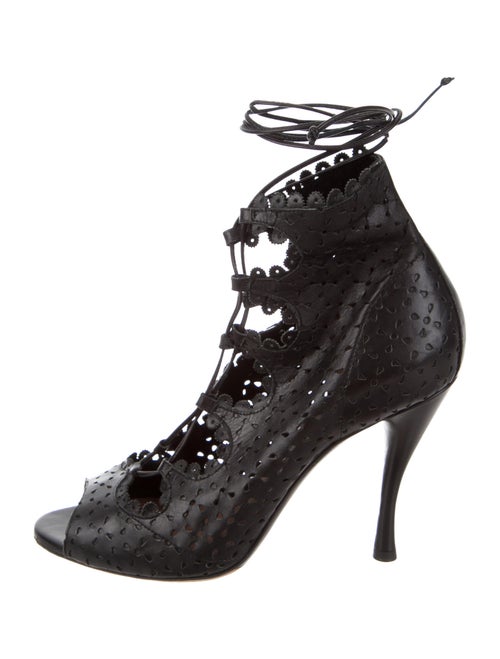 Tabitha Simmons Leather Lasercut Accents Pumps Bla