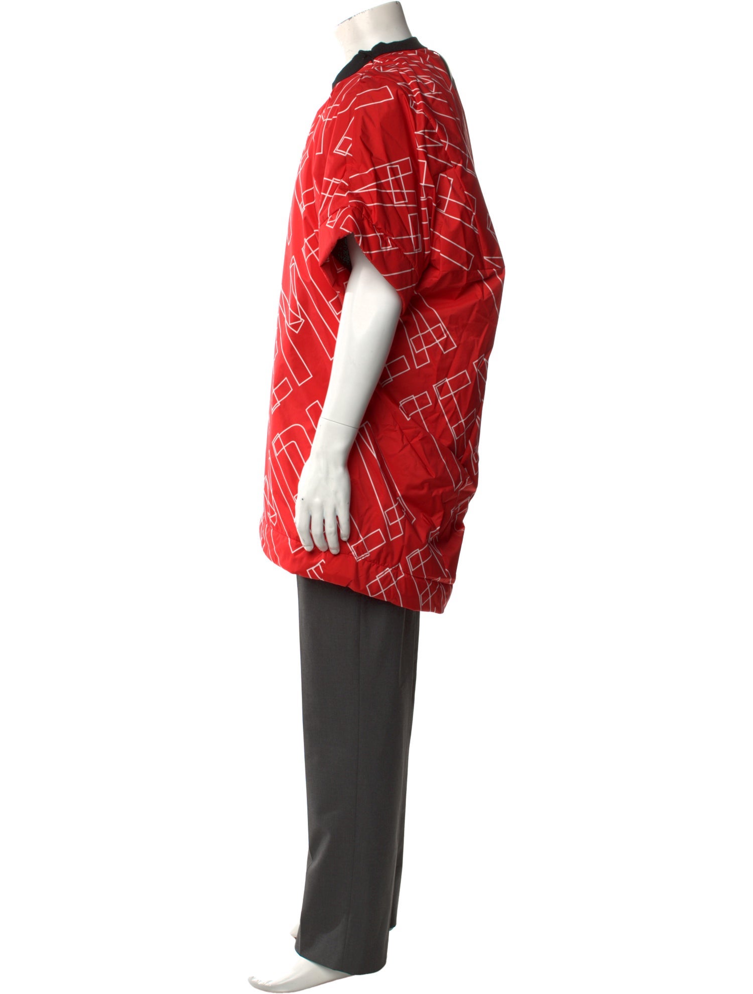 Templa Graphic Print V-Neck T-Shirt