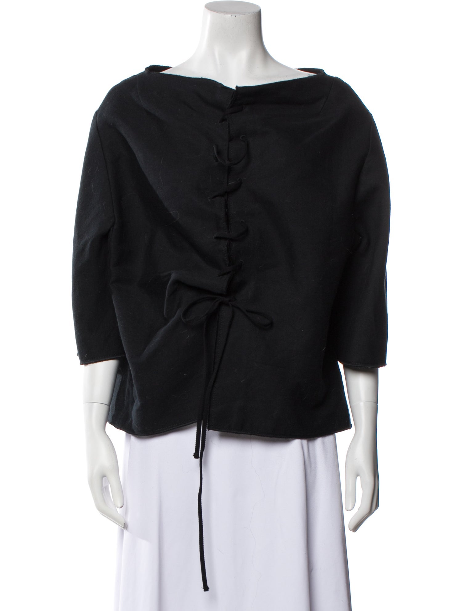 Ter et Bantine Bateau Neckline Three-Quarter Sleeve Blouse