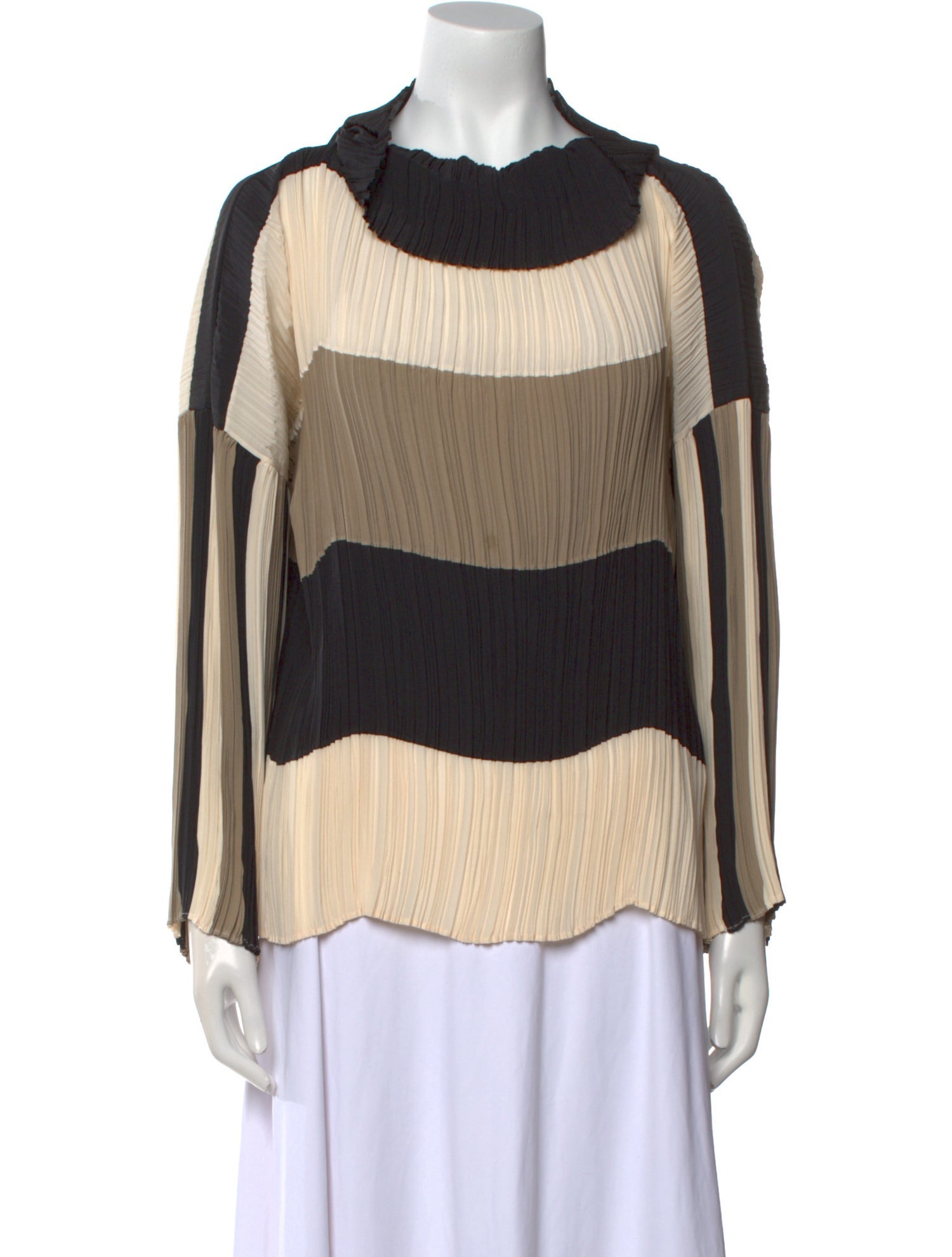 Ter et Bantine Silk Bateau Neckline Blouse