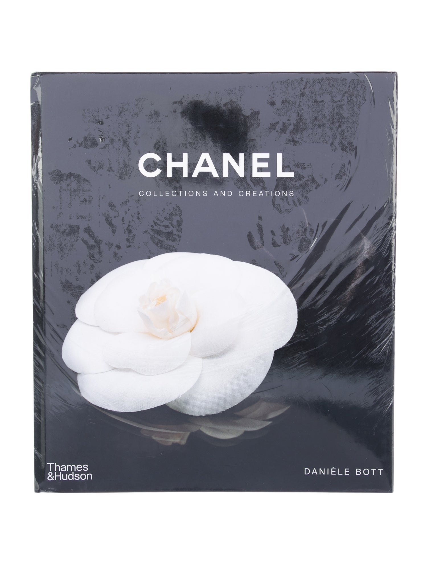 Thames & Hudson Chanel: Collections and Creations