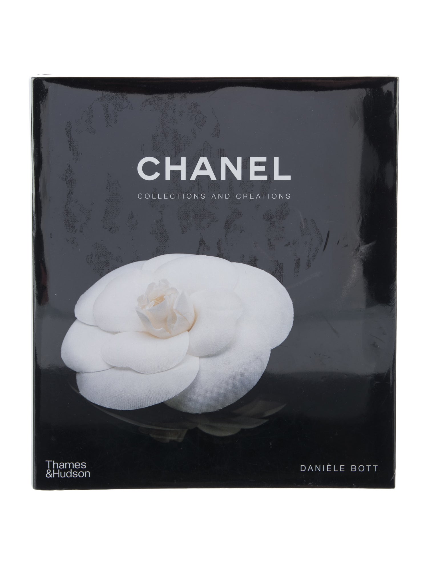 Thames & Hudson Chanel: Collections and Creations