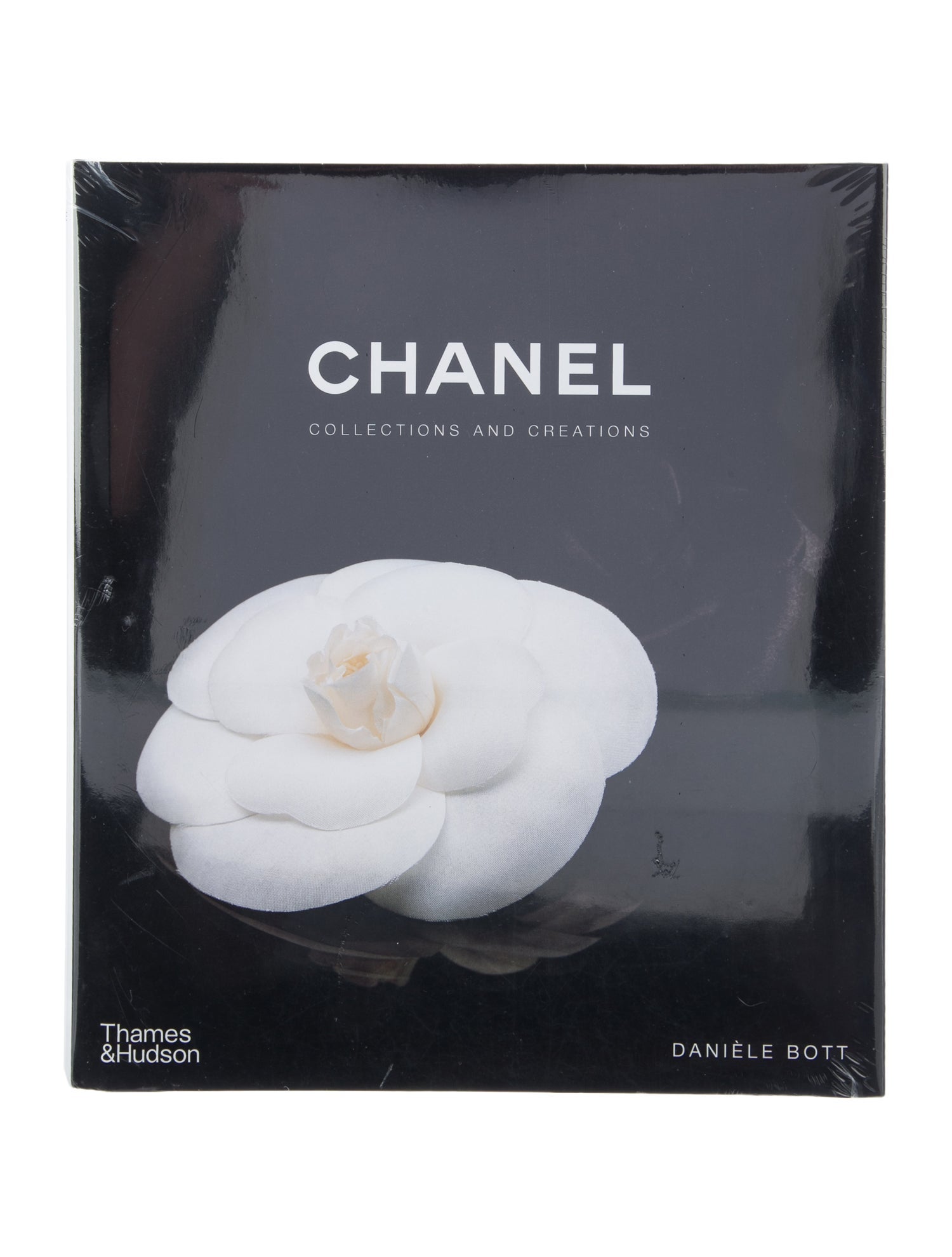 Thames & Hudson Chanel: Collections and Creations