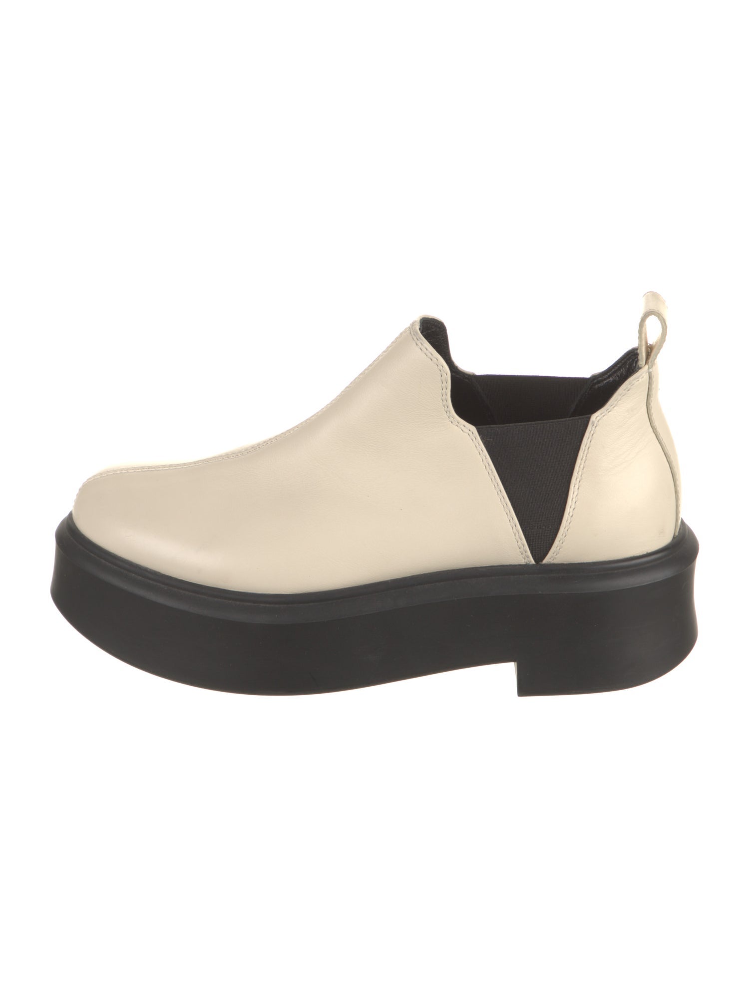 The Row Robin Leather Pumps