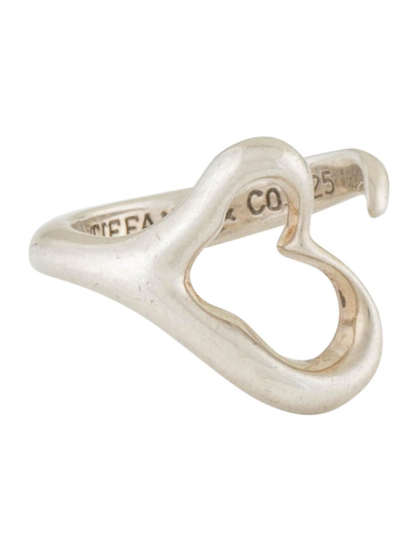 Timeless Tiffany&Co heart-shaped ring