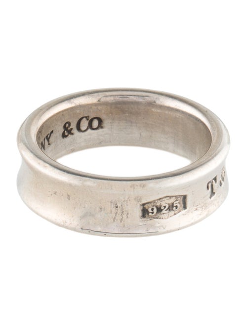 Tiffany & Co. Vintage 1837® Medium Band