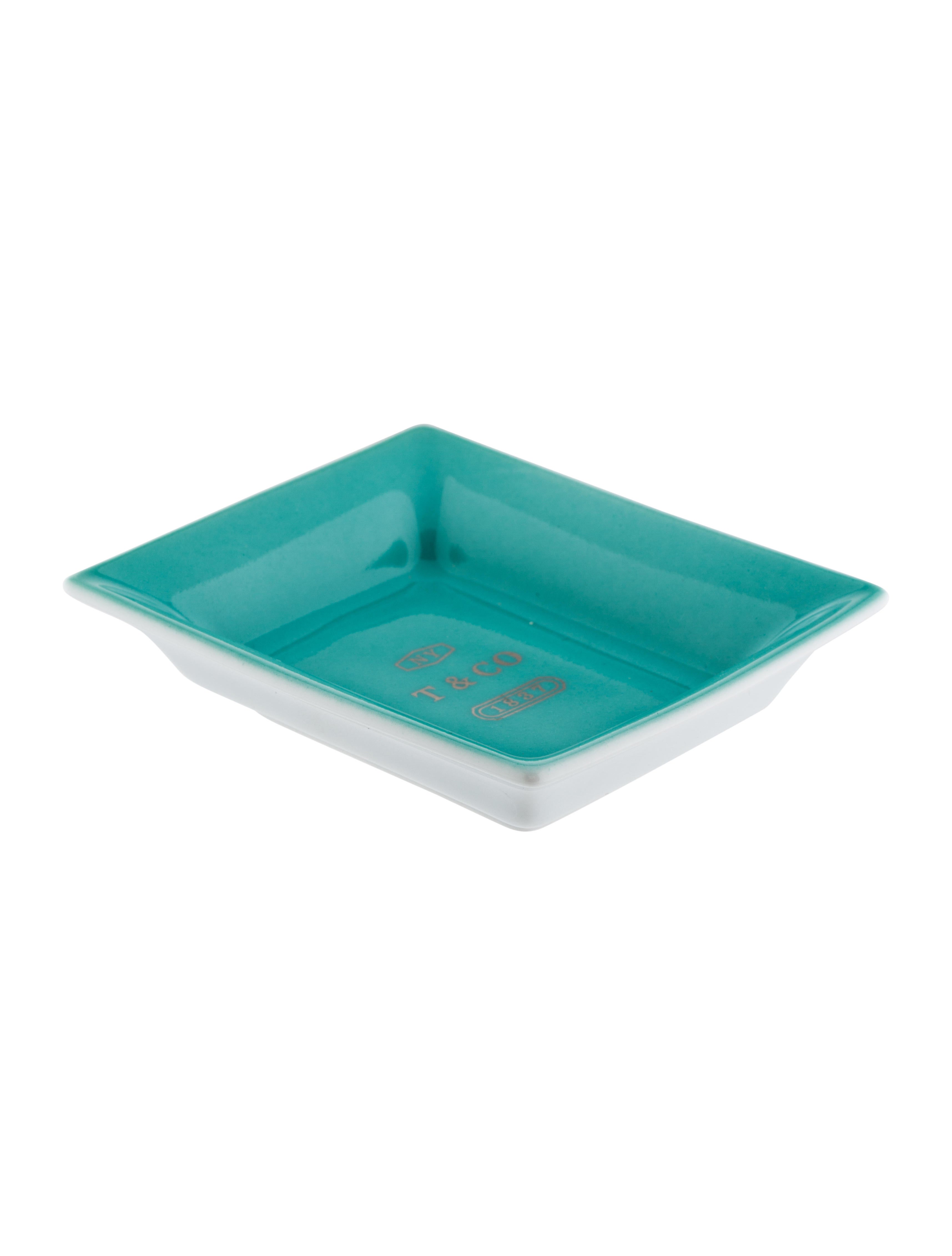 Tiffany & Co. 1837 Porcelain Vide Poche - Blue Decorative Accents