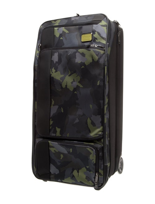 Tumi tumis suitcase