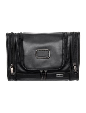 Pre-owned Tumi Leather Clutch W/ Tags In Black