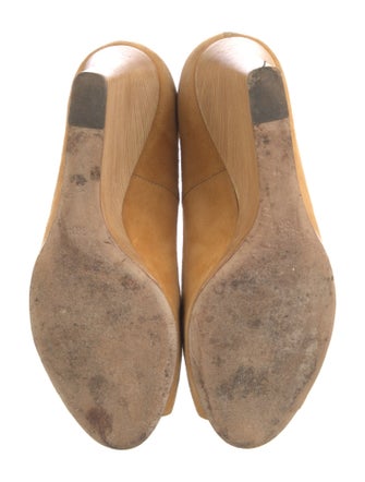 Tod's Suede Pumps