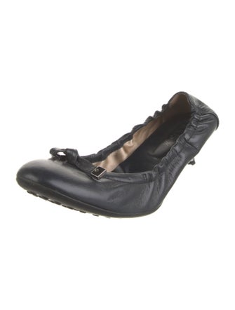 Tod's Signature Logo Leather Ballet Flats