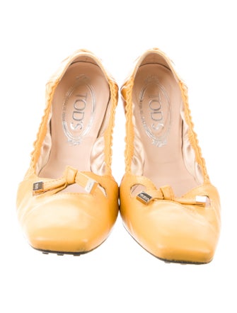 Tod's Leather Cutout Accent Ballet Flats