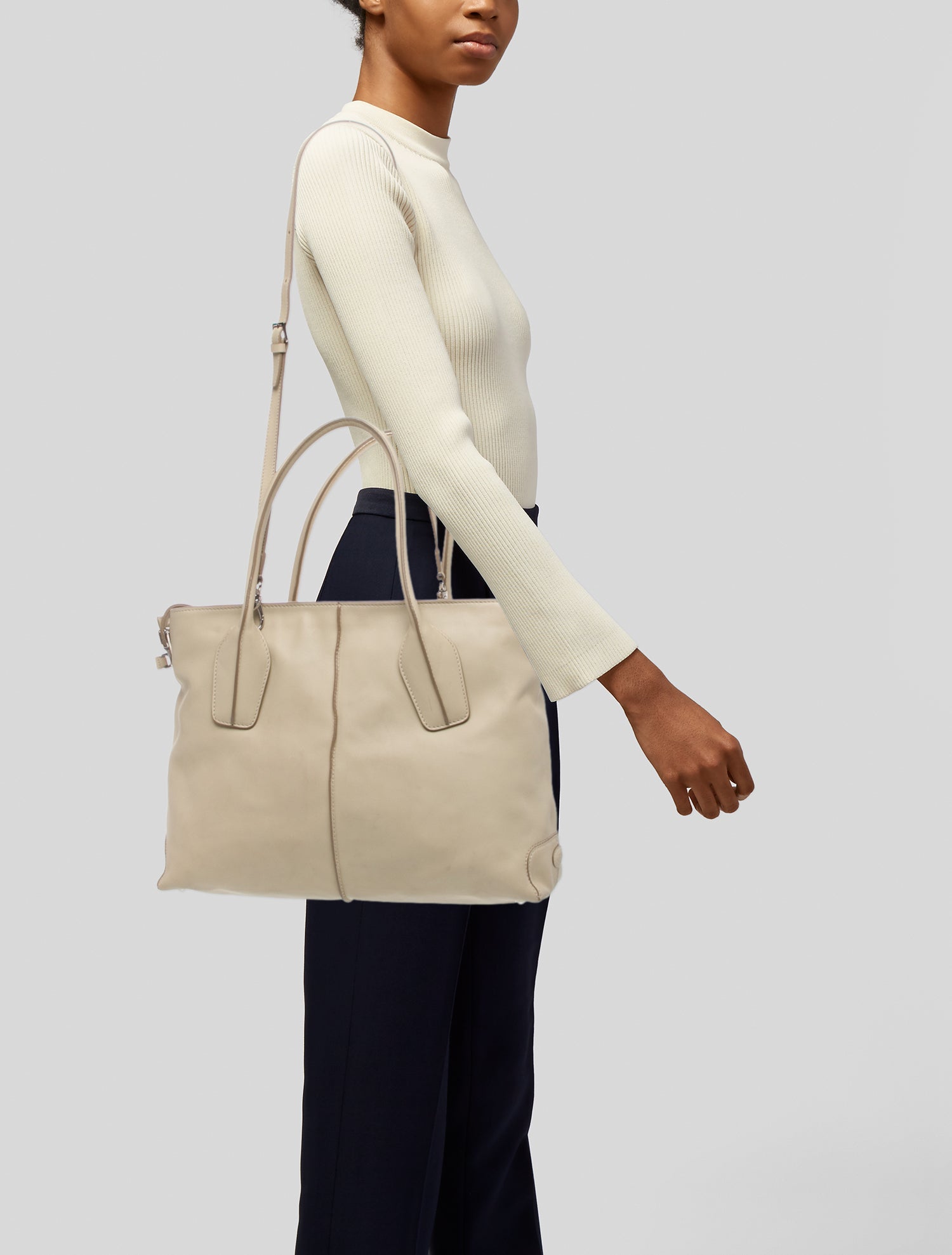 Tod's Leather Shoulder Bag