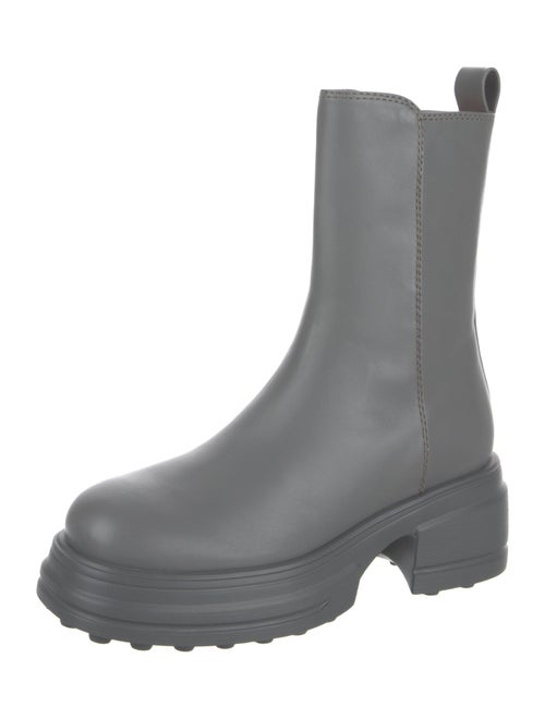 Tod's Leather Boots