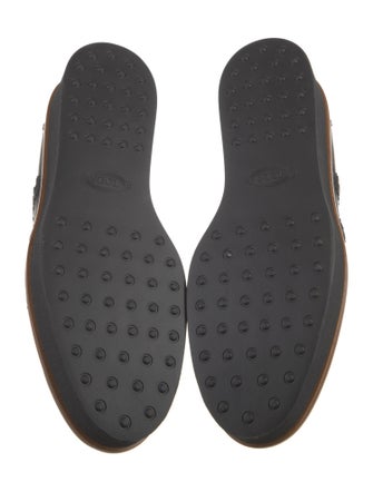 Tod's Leather Scalloped Accent Oxfords