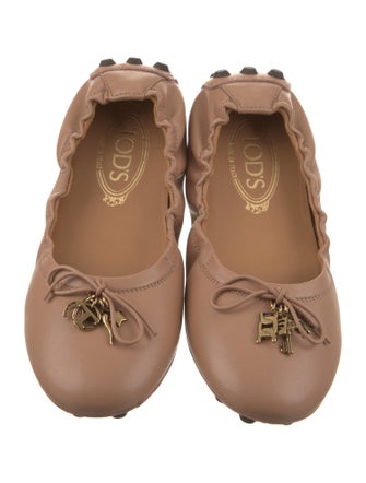 Tod's Leather Chain-Link Accents Ballet Flats