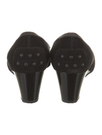 Tod's Suede Pumps