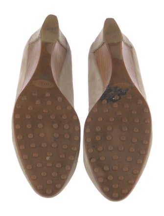 Tod's Suede Pumps