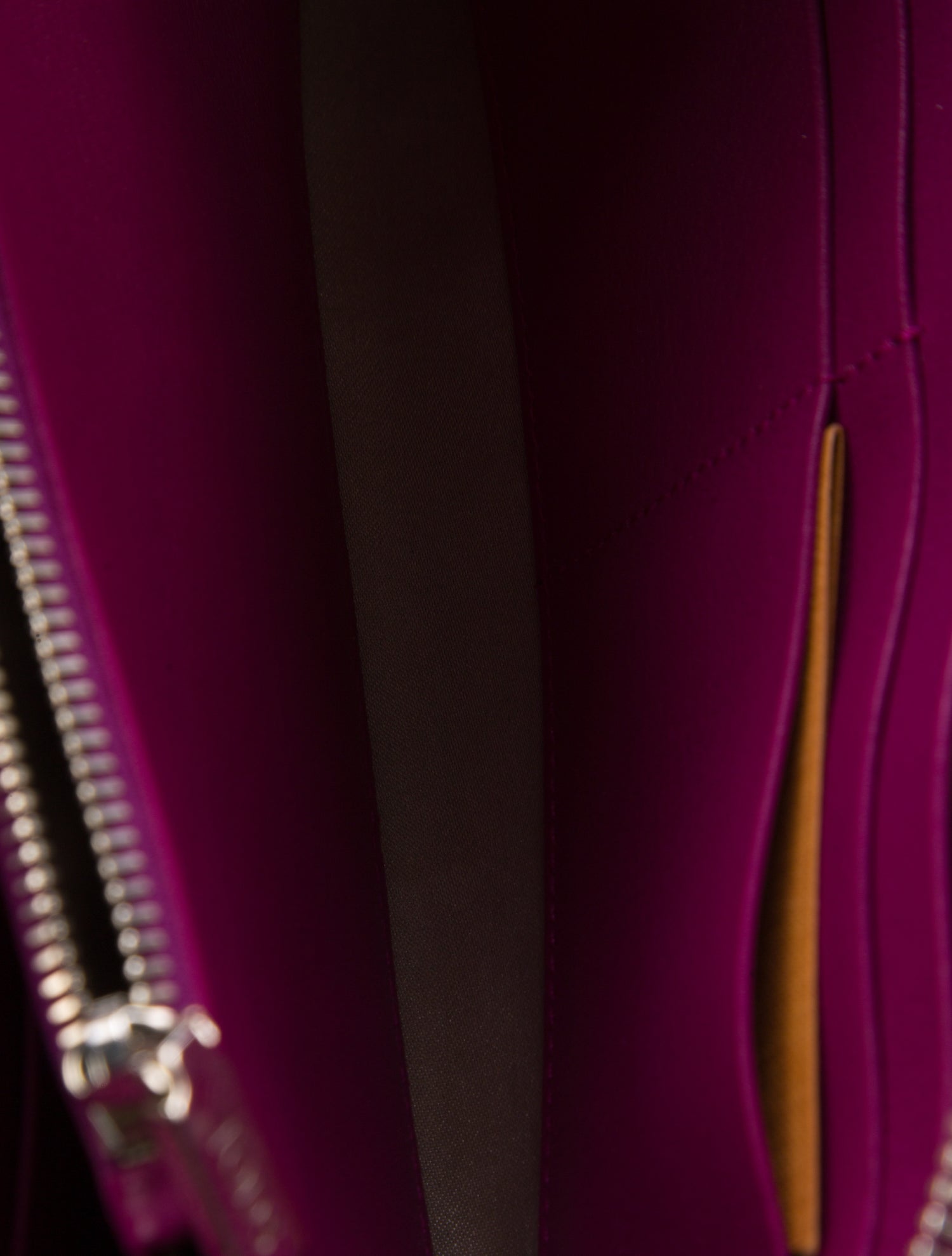 Tod's Leather Continental Wallet