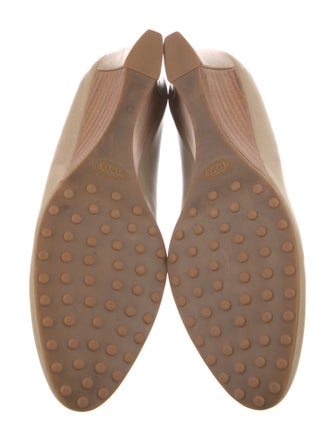 Tod's Leather Pumps