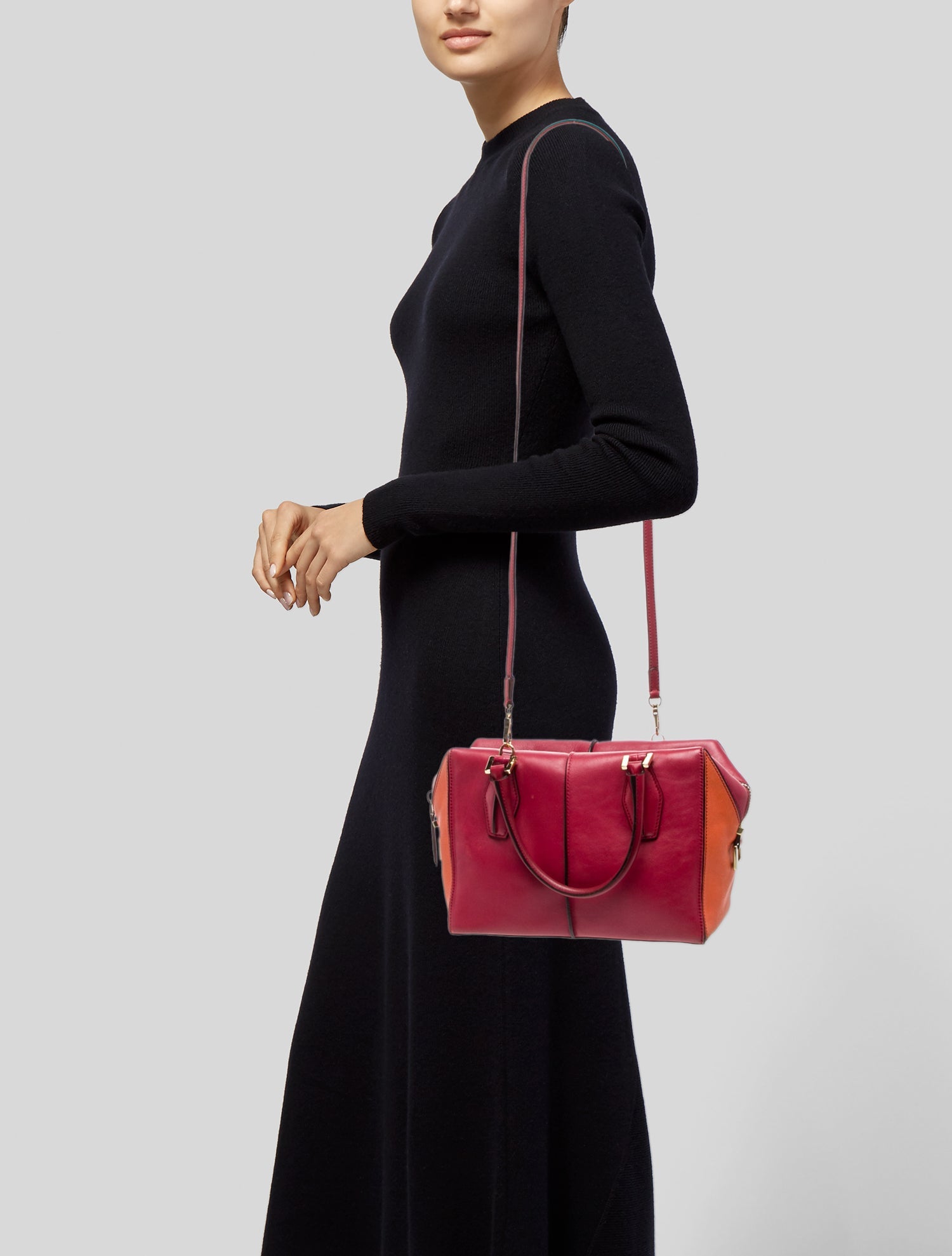 Tod's Leather Shoulder Bag