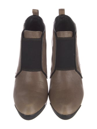 Tod's Leather Chelsea Boots