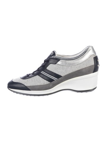 Pre-owned Tod's Suede Wedge Sneakers In Metallic/silver