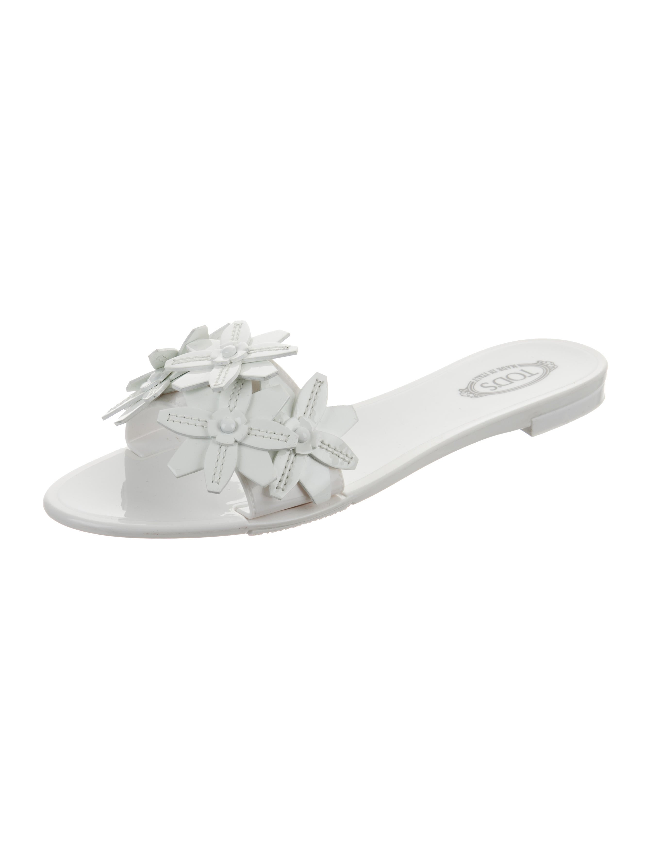 TOD'S★素敵！SILVER LEATHER FLOWERS GOMMA FLAT SANDALS Tod's | Shoes | Tods Shoes Silver Leather Gomma Flat Sandals