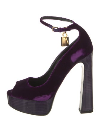 Tom Ford Velvet Pumps