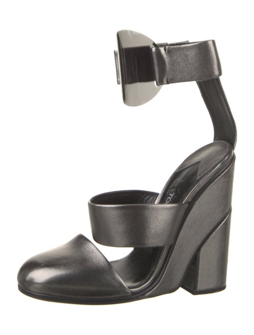 Tom Ford Leather D'Orsay Pumps