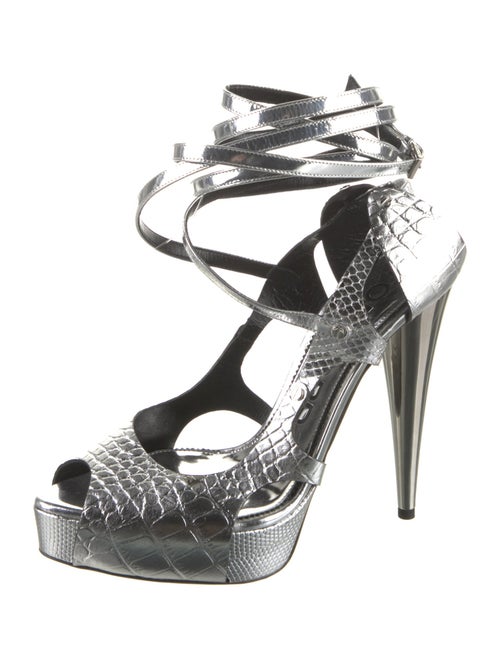 Tom Ford Leather Cutout Accent T-Strap Sandals